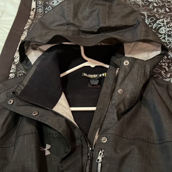 UNDER ARMOUR 3XL JACKET with hood, never worn. - Picture 10 of 11